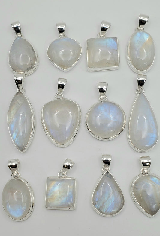 SS Rainbow Moonstone Pendant