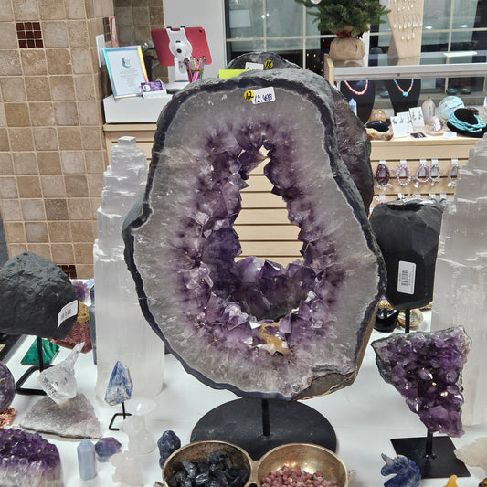 Oval Amethyst on Stand 19"