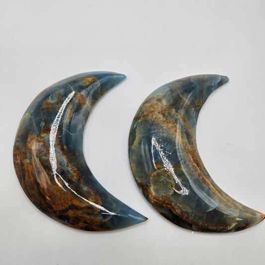 Blue Onyx Half Moon 10x7.5cm