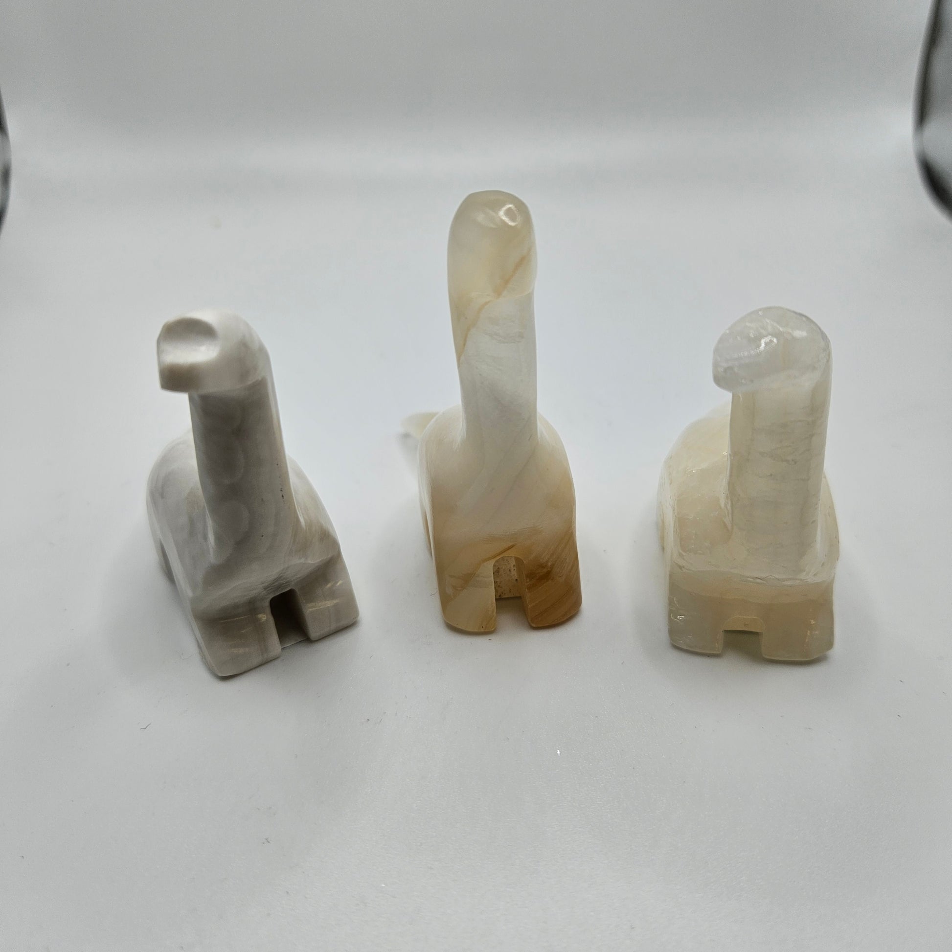 Onyx Long Neck Figure