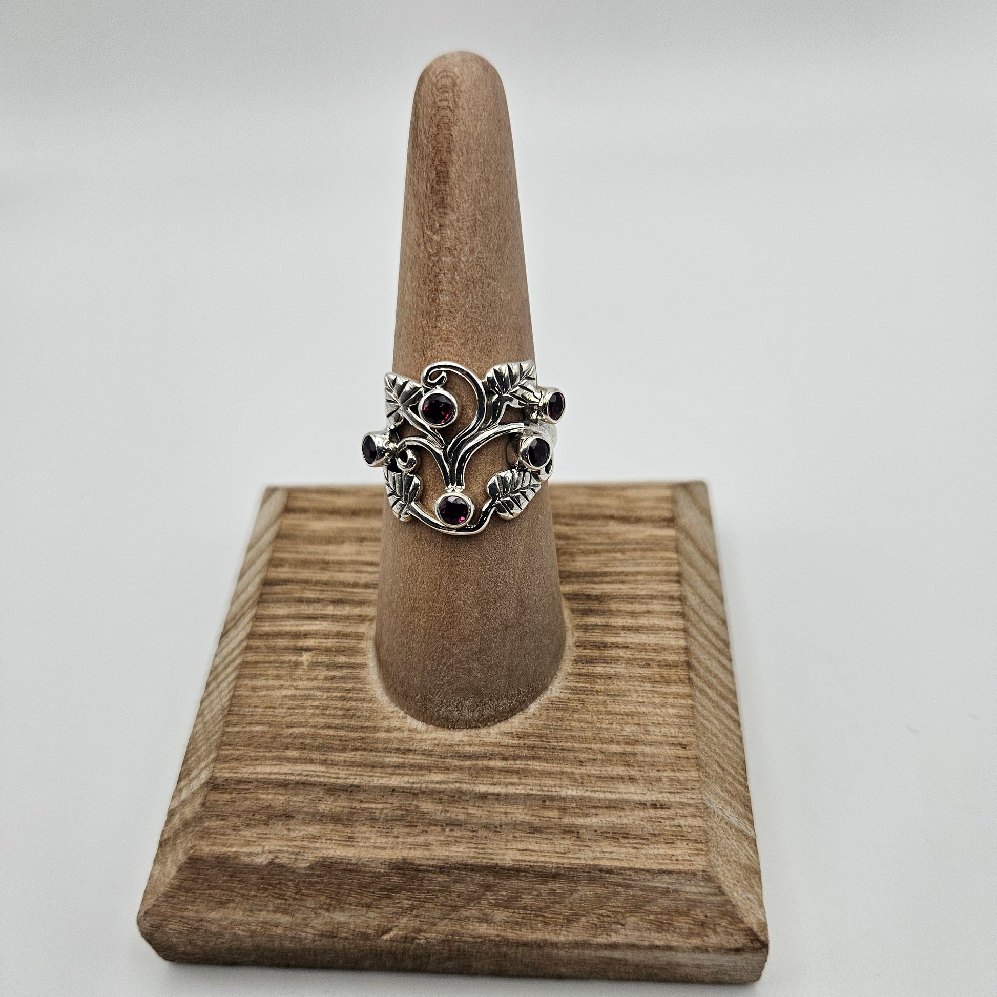 SS Garnet Leaf Ring