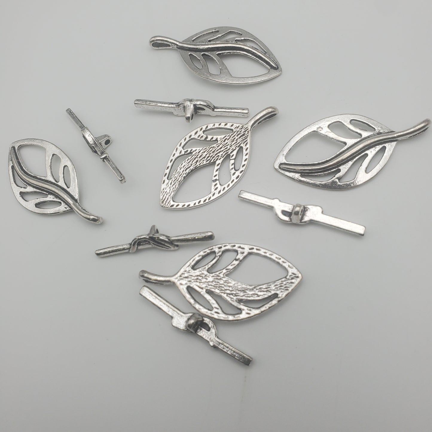  35mm Pewter Leaf Toggle.