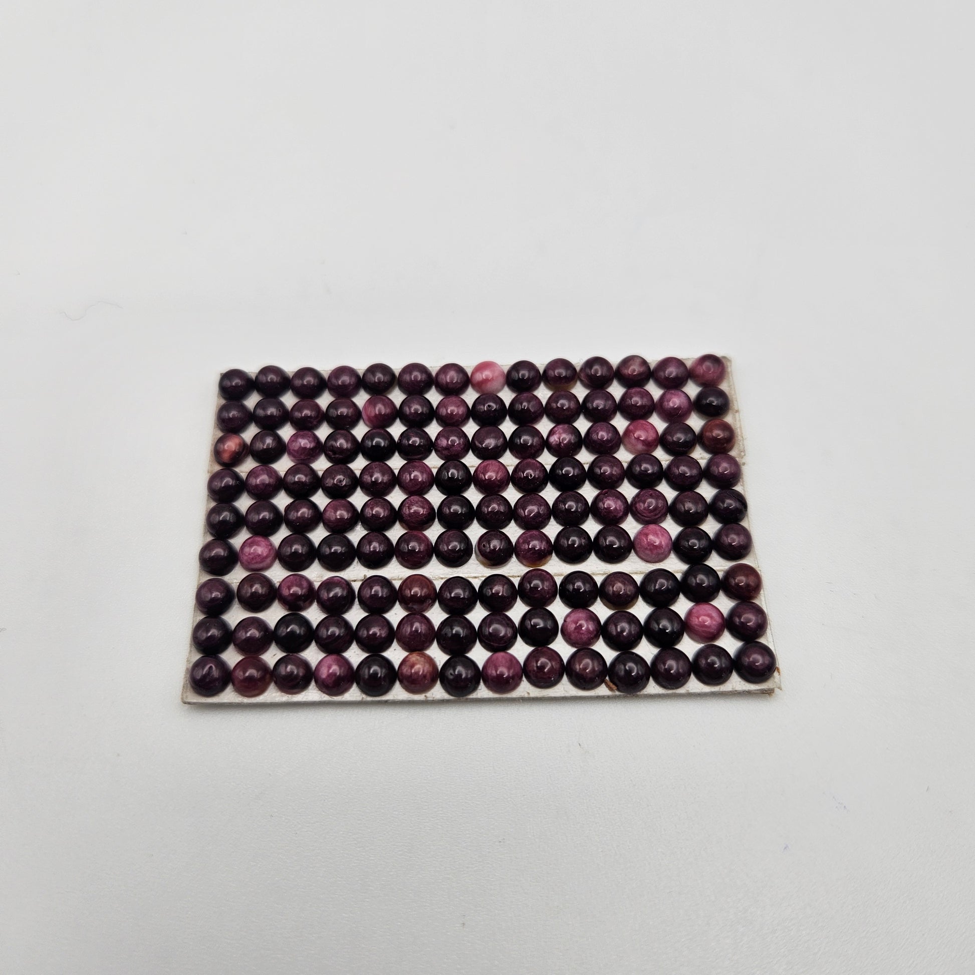 4mm Spiny Oyster Round Cabochon.