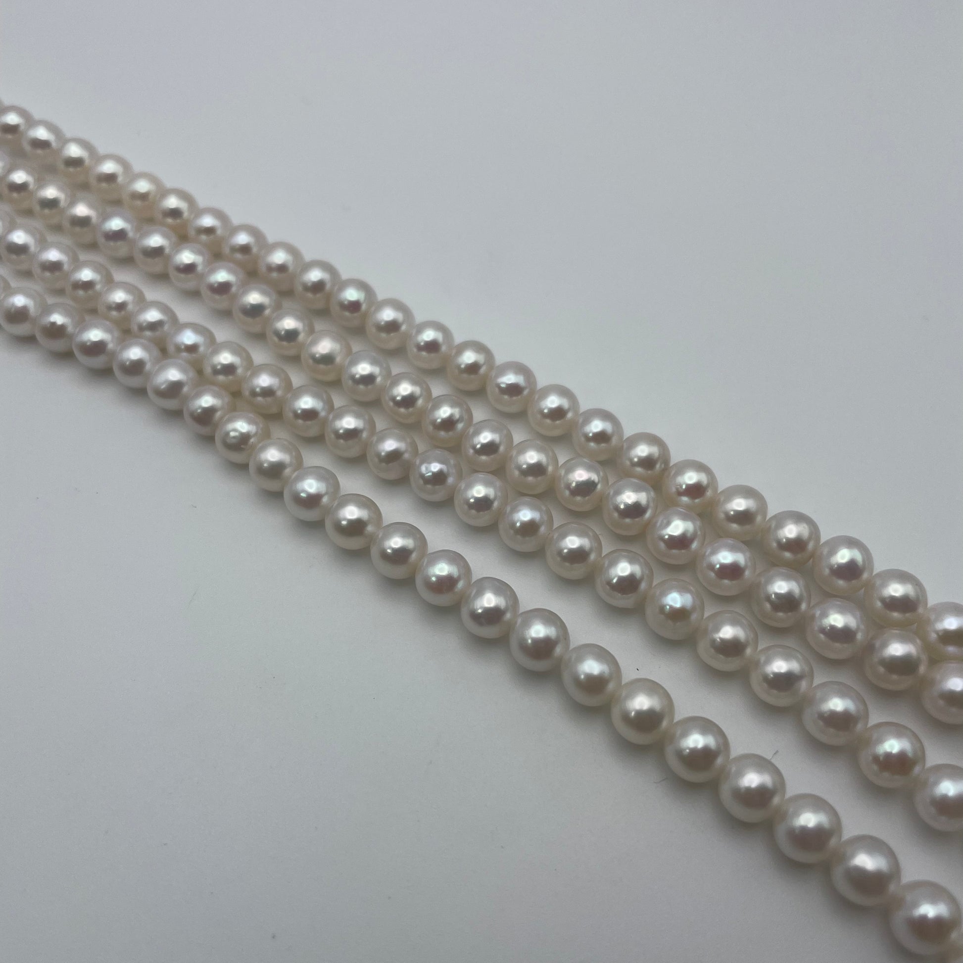 6mm Button Pearl Smooth Bead Strand.
