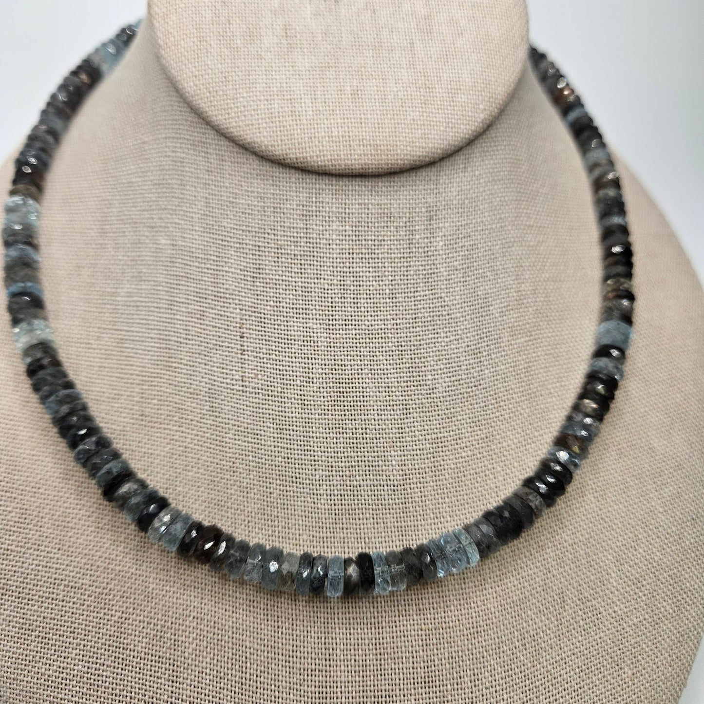 6mm Petra Aqua Strand.