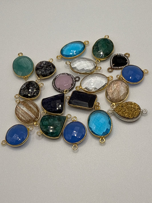 Gemstone Assorted Connector 16mm-22mm.