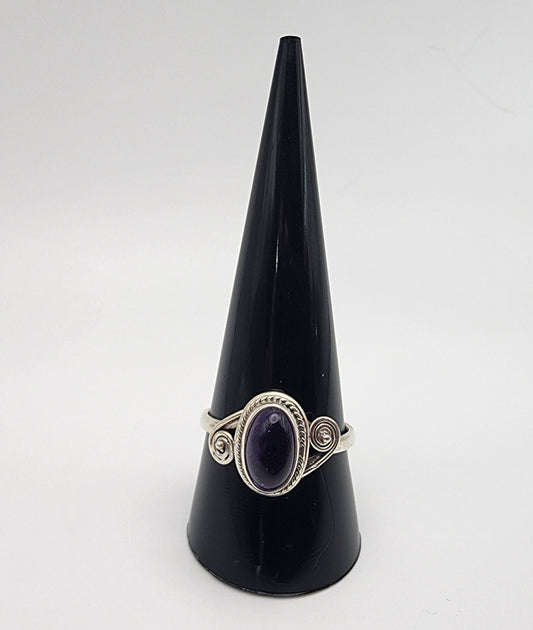 Sterling Silver Elegant Ring Amethyst Size 9.