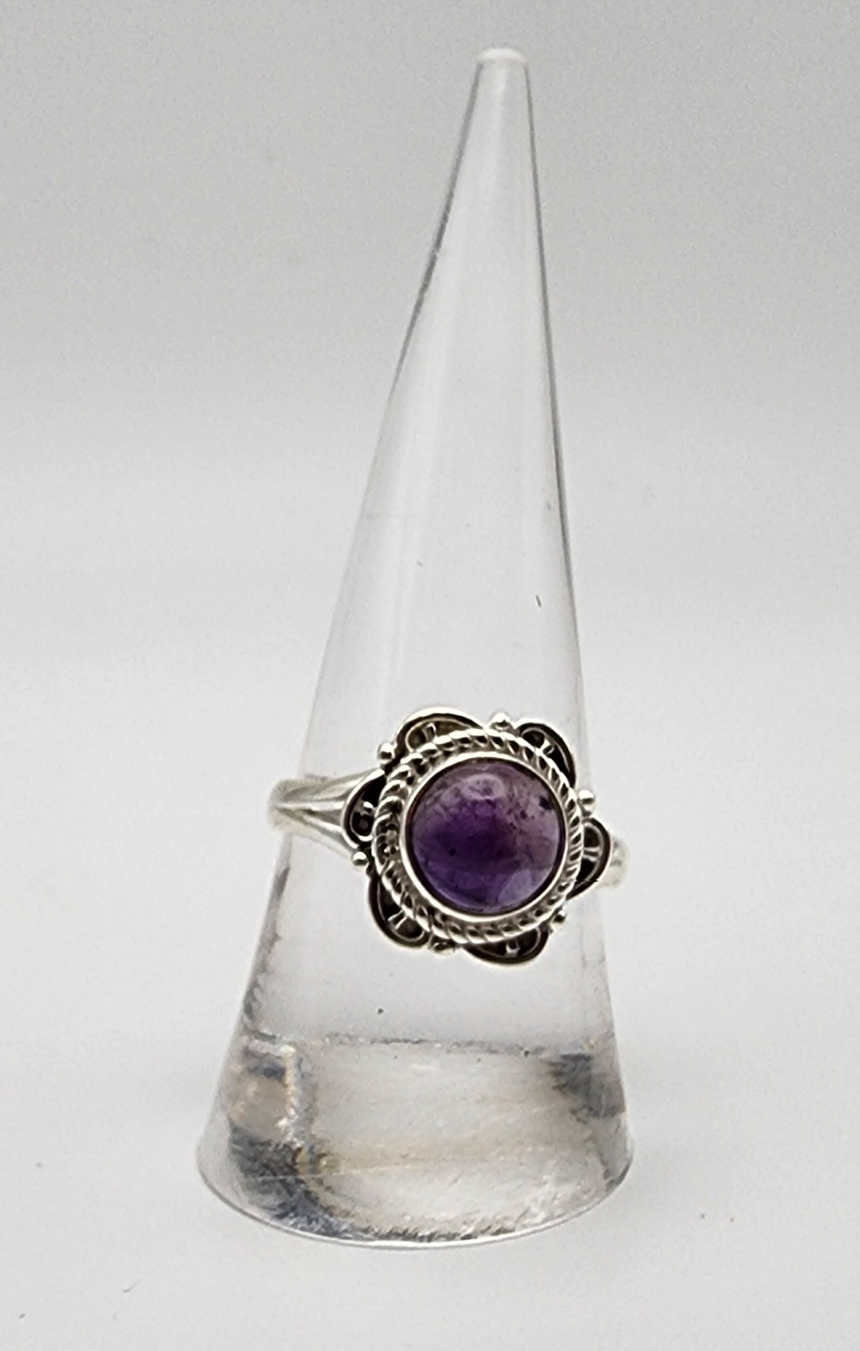 Sterling Silver Amethyst Floral Ring.