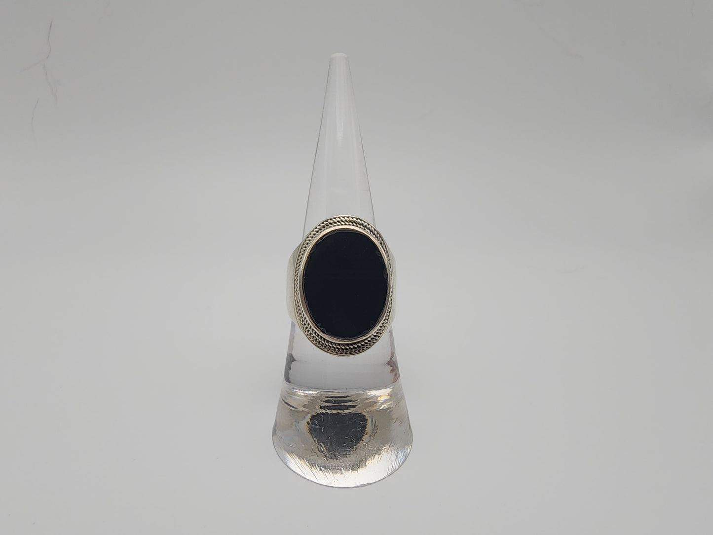 Sterling Silver Onyx Oval Ring.