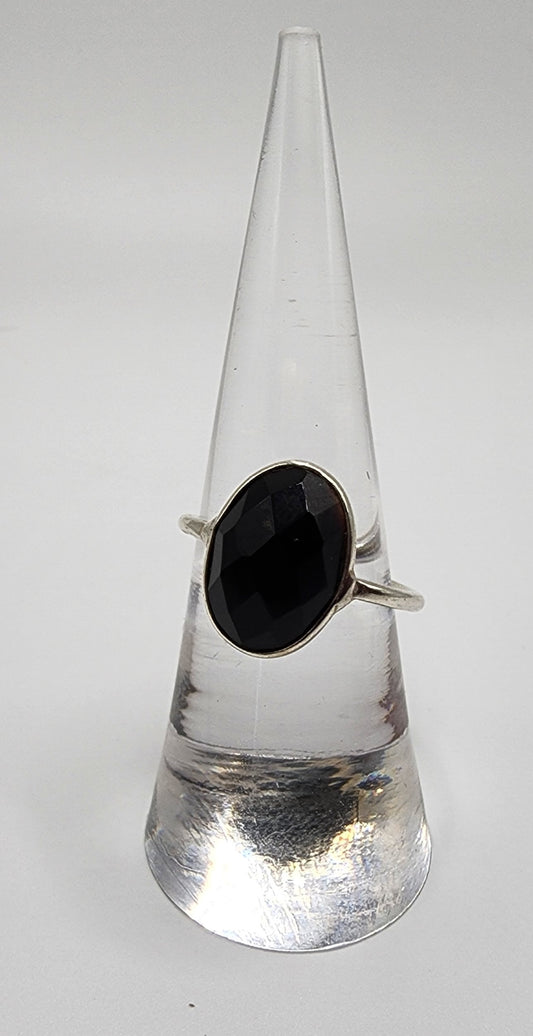 Sterling Silver Onyx Simple Oval Ring.