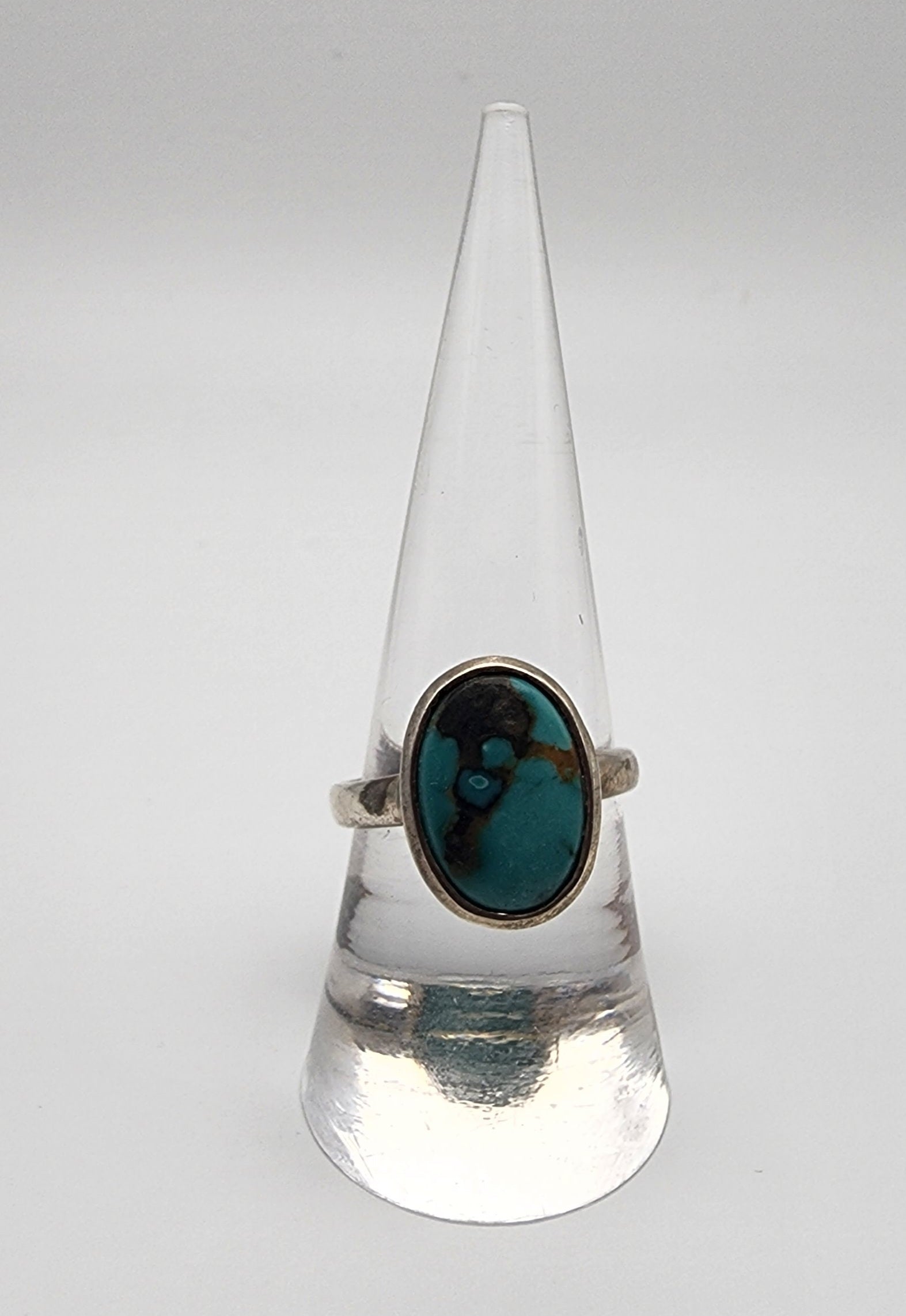 Sterling Silver Oval Turquoise Ring.