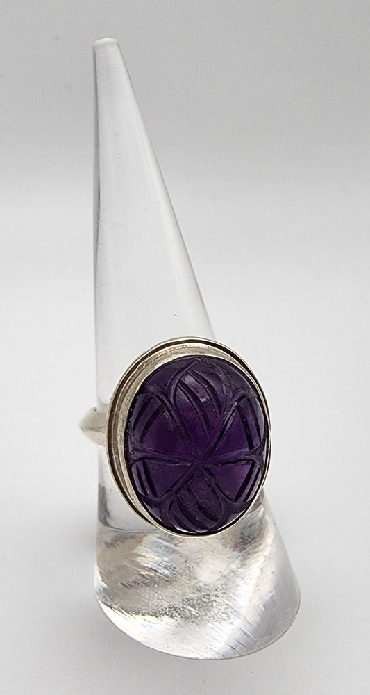 Sterling Silver Purple Stone Carved Ring.