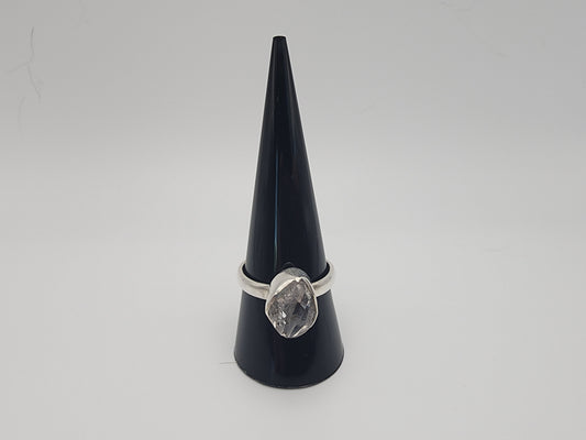Sterling Silver Ring Clear Quartz Stone Size 8.