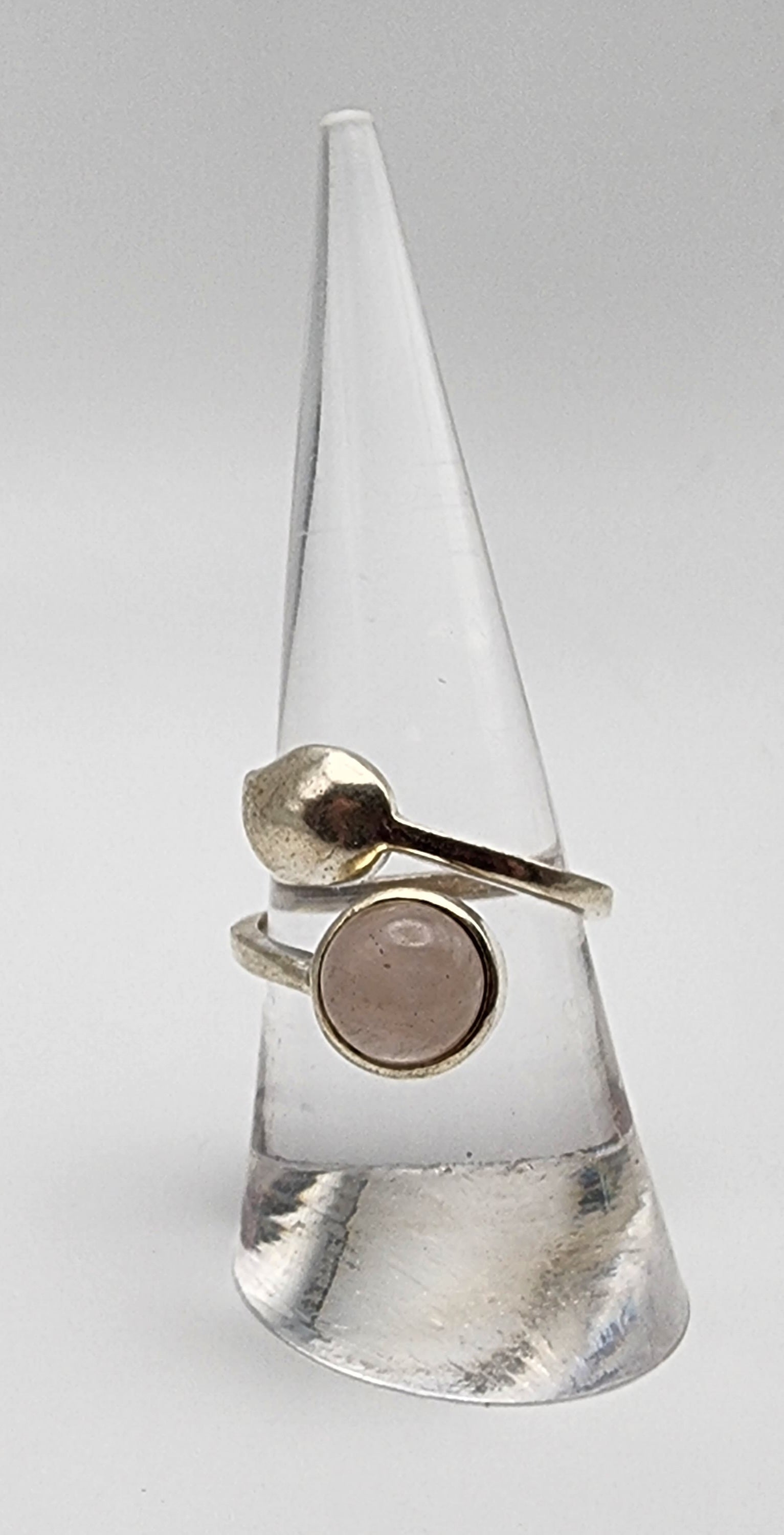 Sterling Silver Simple Rose Quartz and Leaf Ring.