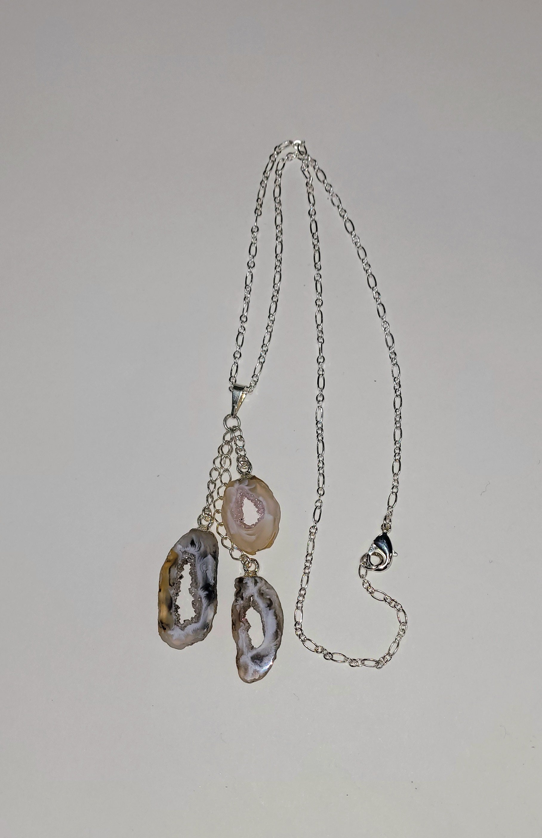 Silver Plated Tripple Agate Necklace.