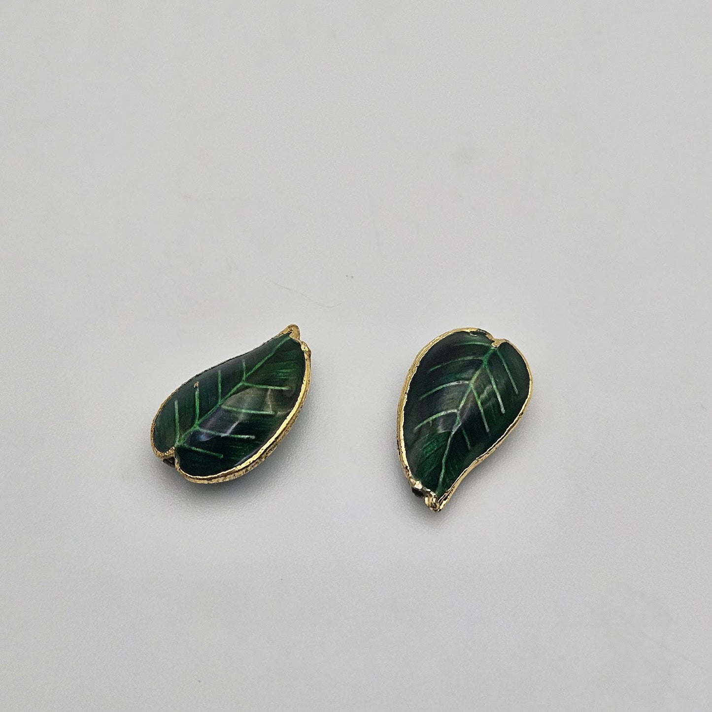 Small Dark Green Leaf Single Bead.