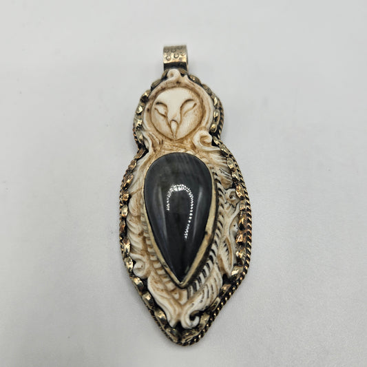 Sterling Silver Carved Ox Owl Labradorite Pendant.