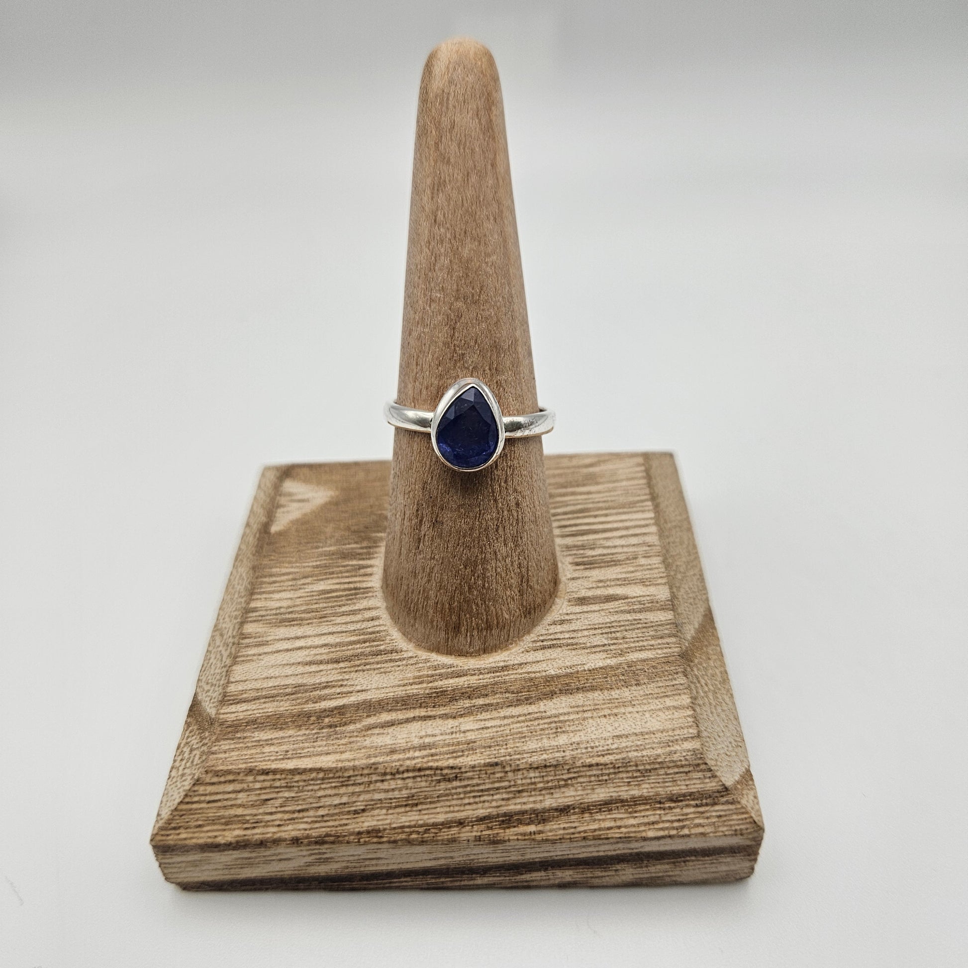 Sterling Silver Faceted Tanzanite Bezel Ring Size 9.