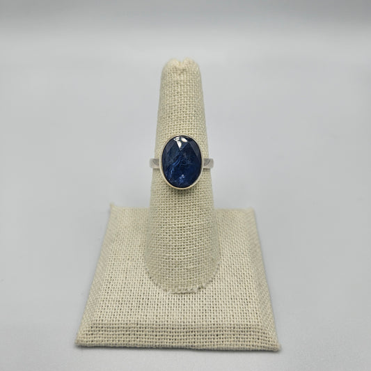 Sterling Silver Oval Faceted Kyanite Ring Size 7.