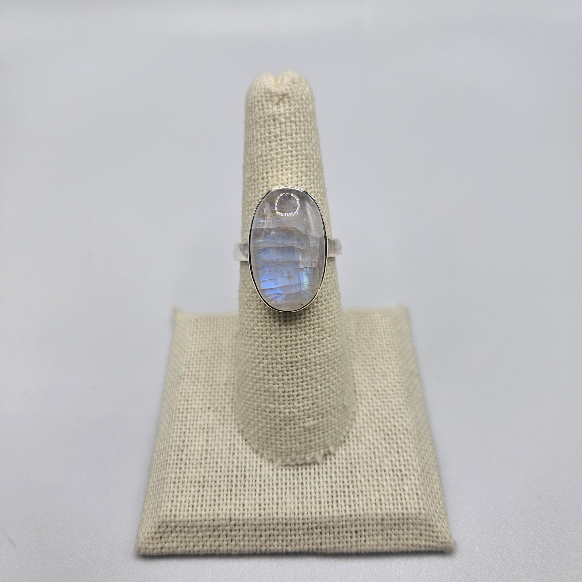 Sterling Silver Oval Moonstone Ring Size 7.