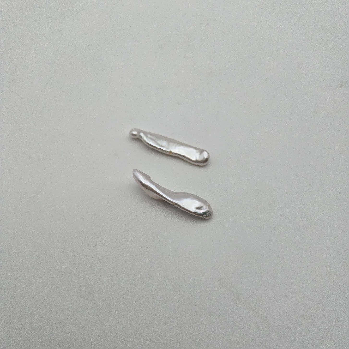 Straight Pearl Single Bead.