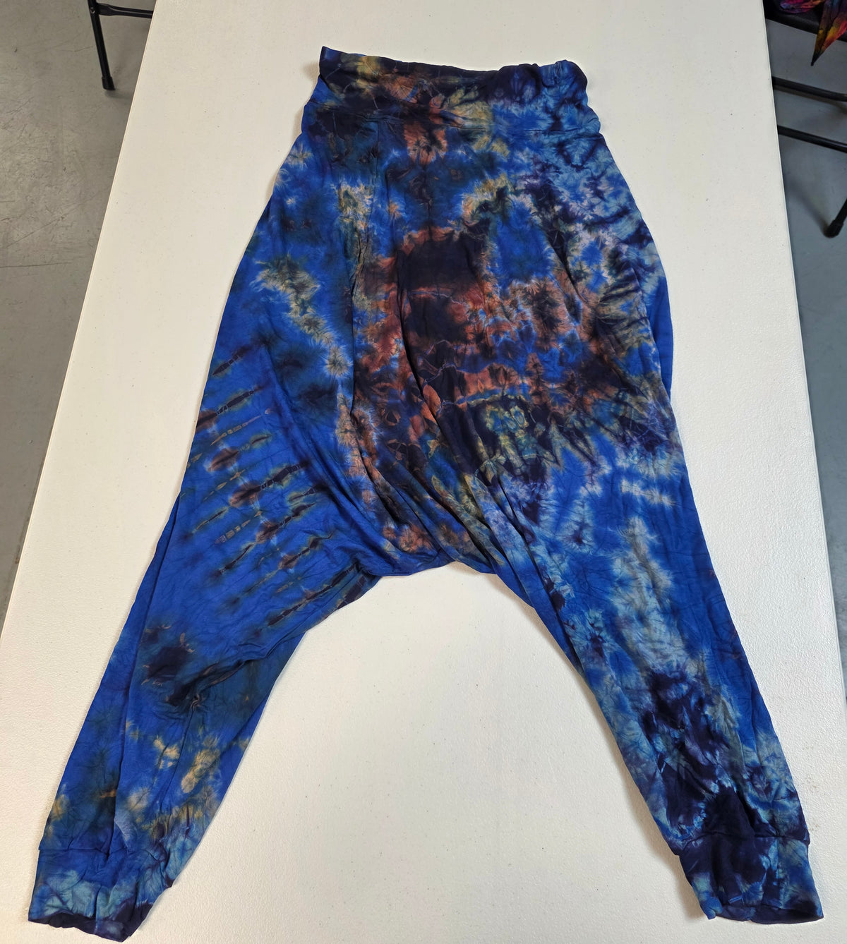 Tie-Dye Flowing Pants Blue.