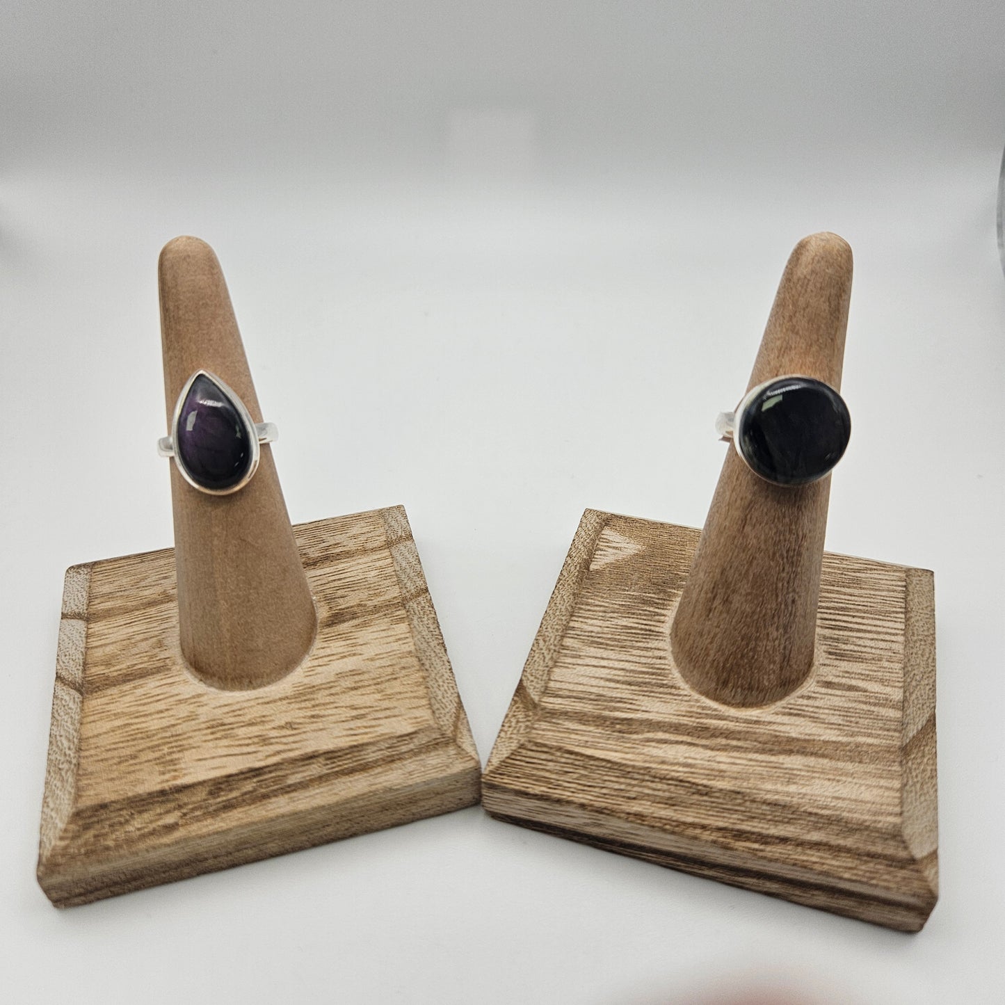 Sterling Silver Purple Labradorite Bezel Ring Size 6.