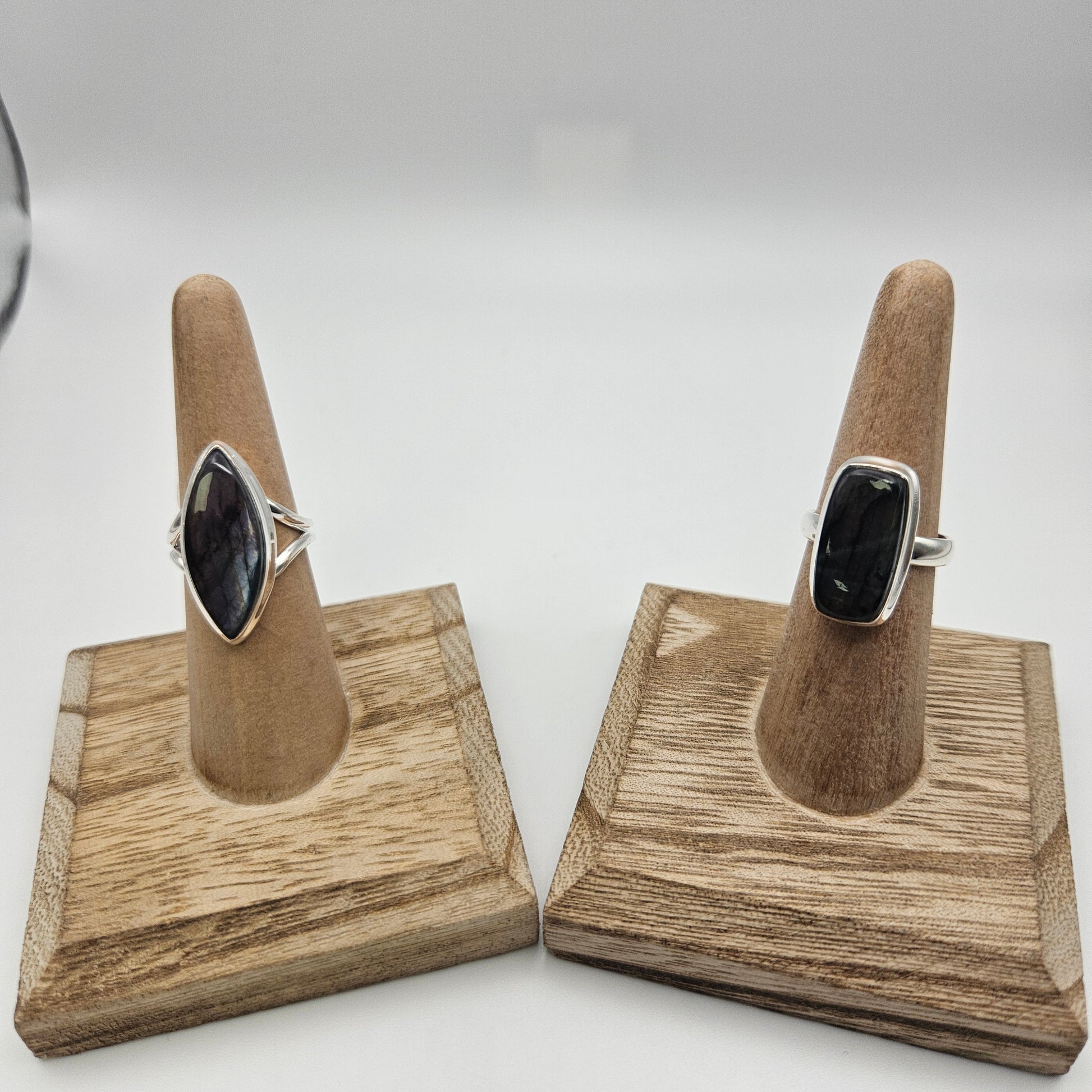 Sterling Silver Purple Labradorite Bezel Ring Size 7.