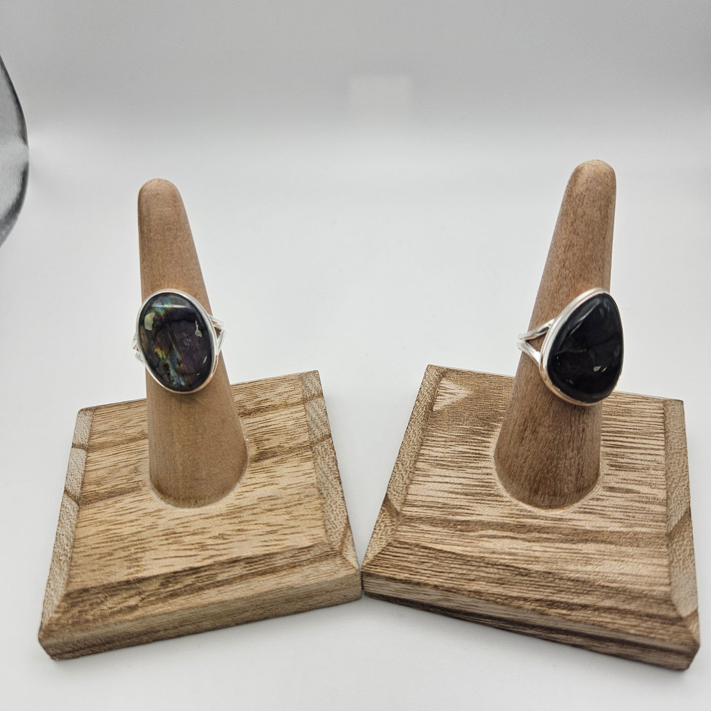 Sterling Silver Purple Labradorite Bezel Ring Size 8.