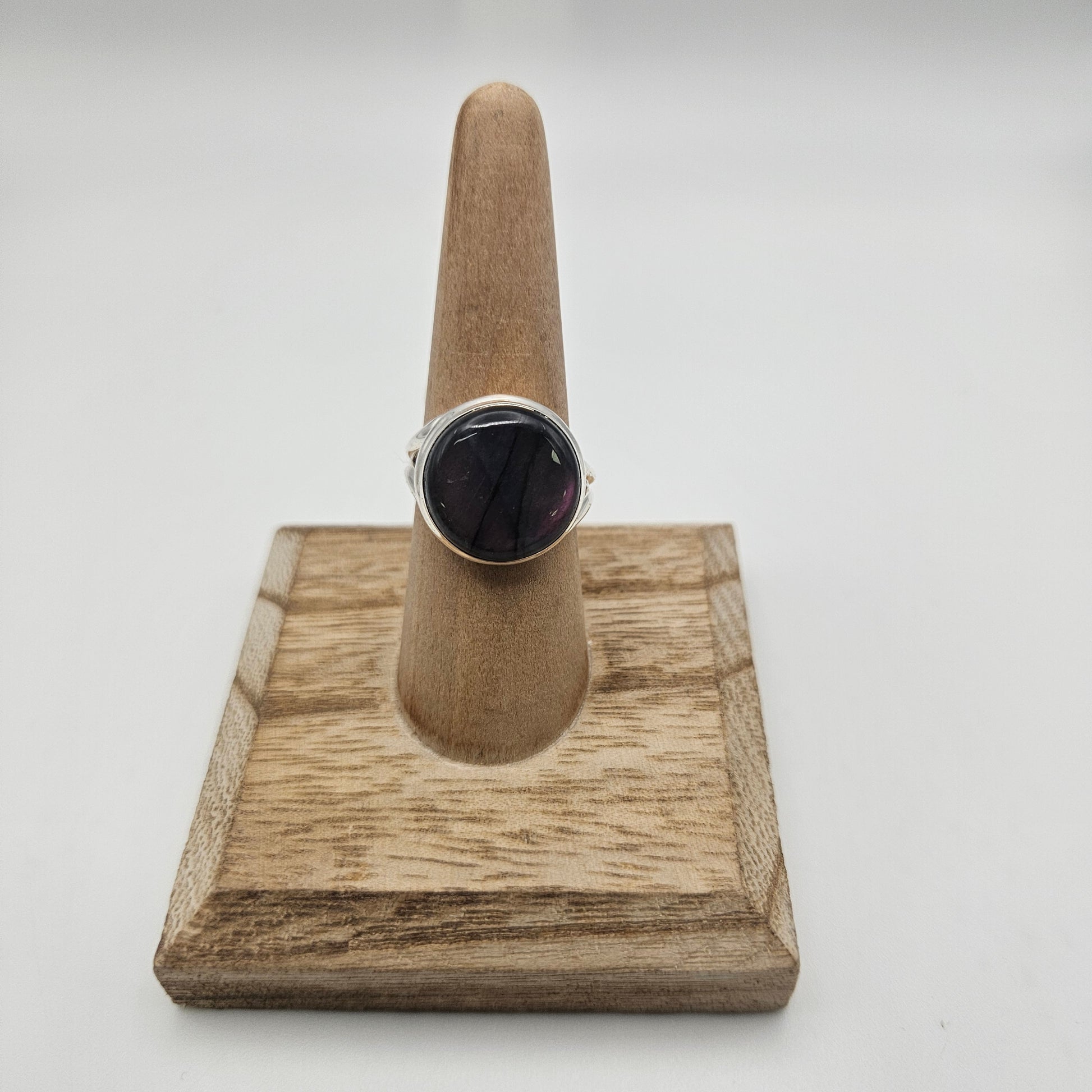 Sterling Silver Purple Labradorite Bezel Ring Size 9.
