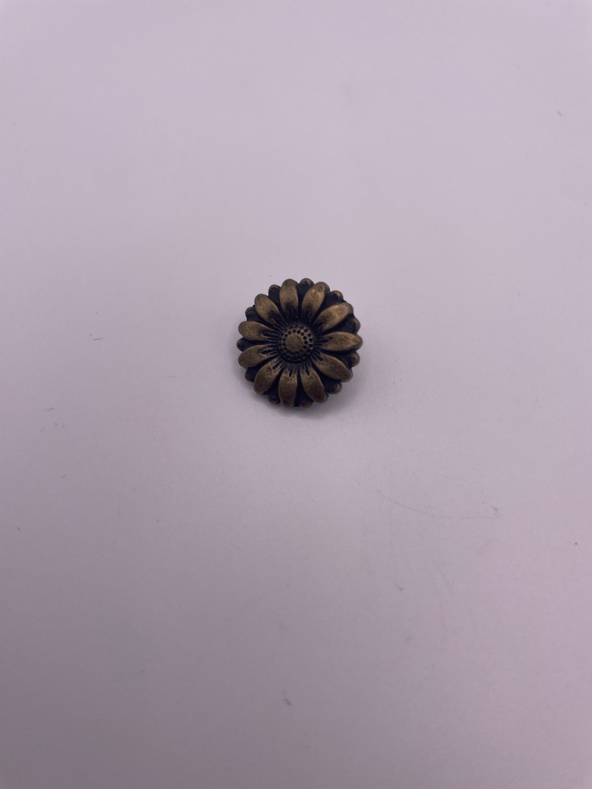 Pewter Flower Button 1.30