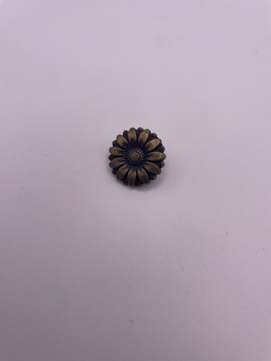 Pewter Flower Button 1.30