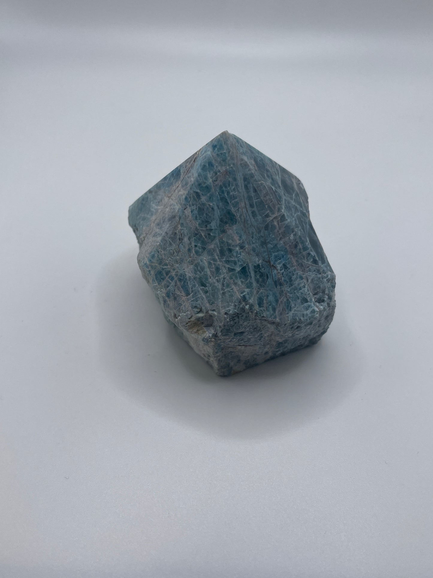 Large Apatite Rough Point