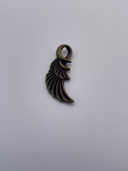 Pewter Detailed Wing Charm 1.20