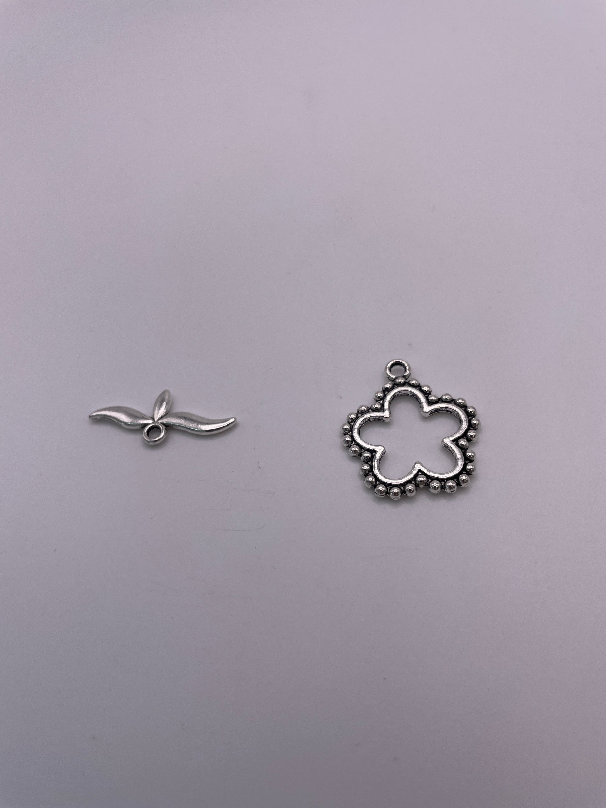 Pewter Flower & Leaf Toggle Clasp 1.30